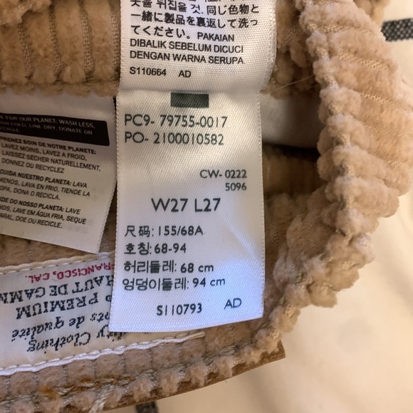 Levi’s corduroy rib cage straight ankle pants!🤎 - Picture 6 of 6